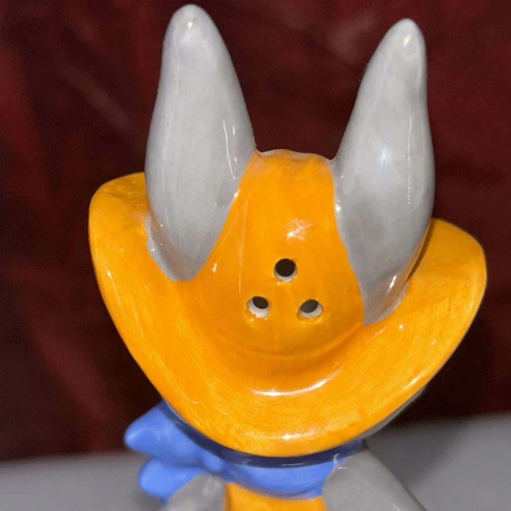 Vintage 1993 Cowboy Daffy Duck And Bugs Bunny‎ Looney Tunes Salt And Pepper Set